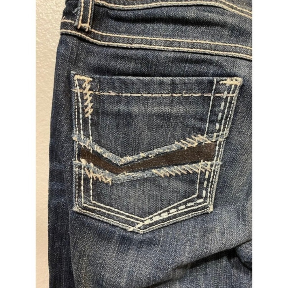 BKE Denim
"Addison" size 26
Cropped Jeans